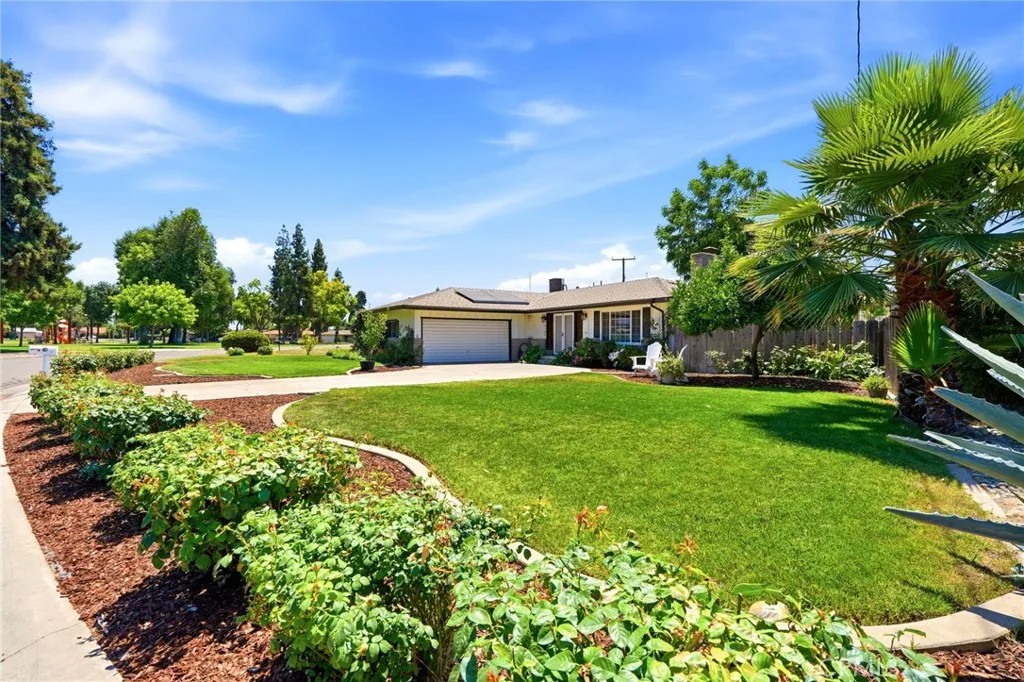 2709 W Royal Oaks