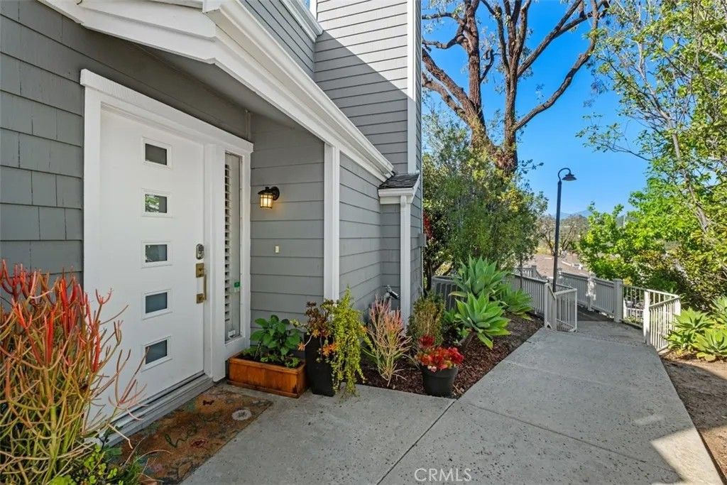 Photo of 606 San Nicholas Court, Laguna Beach, CA 92651 (MLS # OC26103750)