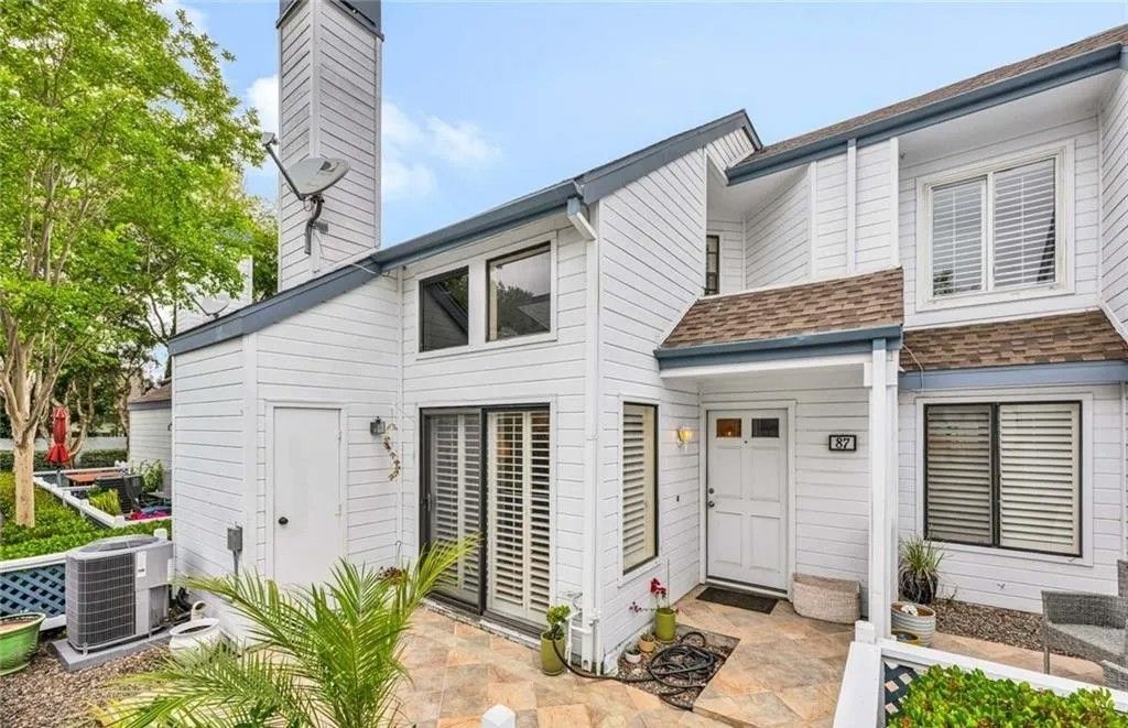 Photo of 87 Briarglen, Irvine, CA 92614 (MLS # OC26086581)