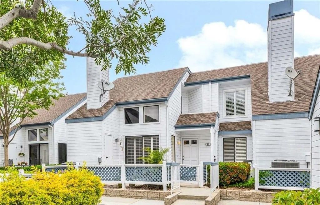 Photo of 87 Briarglen, Irvine, CA 92614 (MLS # OC26086581)