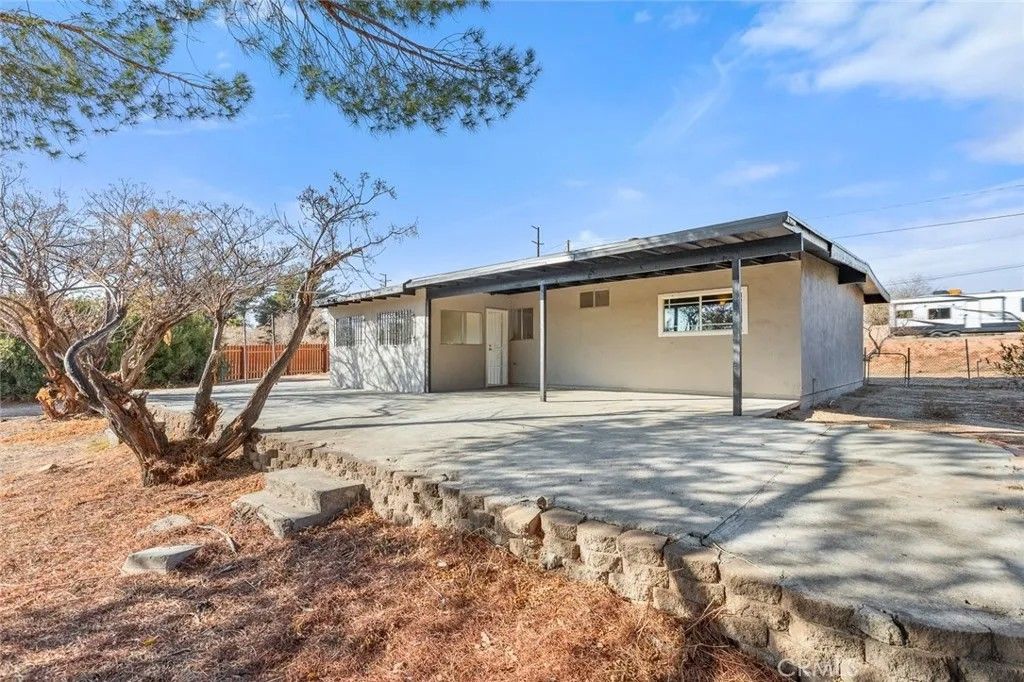 Photo of 19223 Rocksprings Road, Hesperia, CA 92345 (MLS # IG26072381)