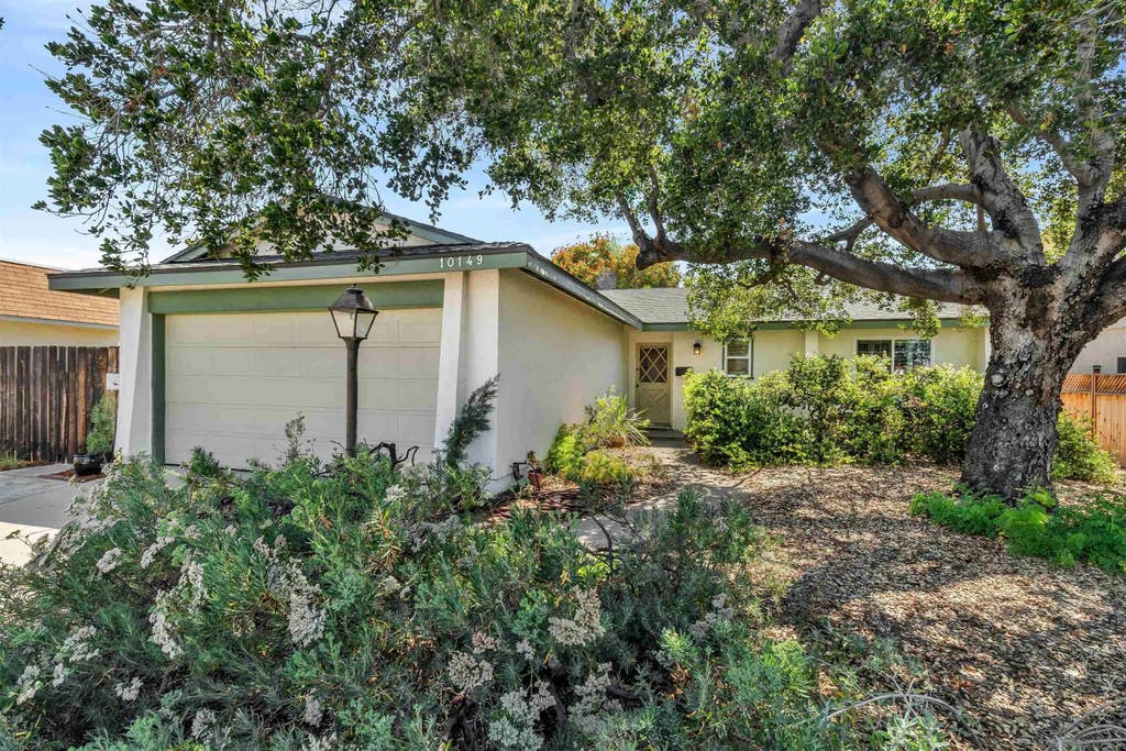 Photo of 10149 Carreta Dr, Santee, CA 92071 (MLS # 260012334)