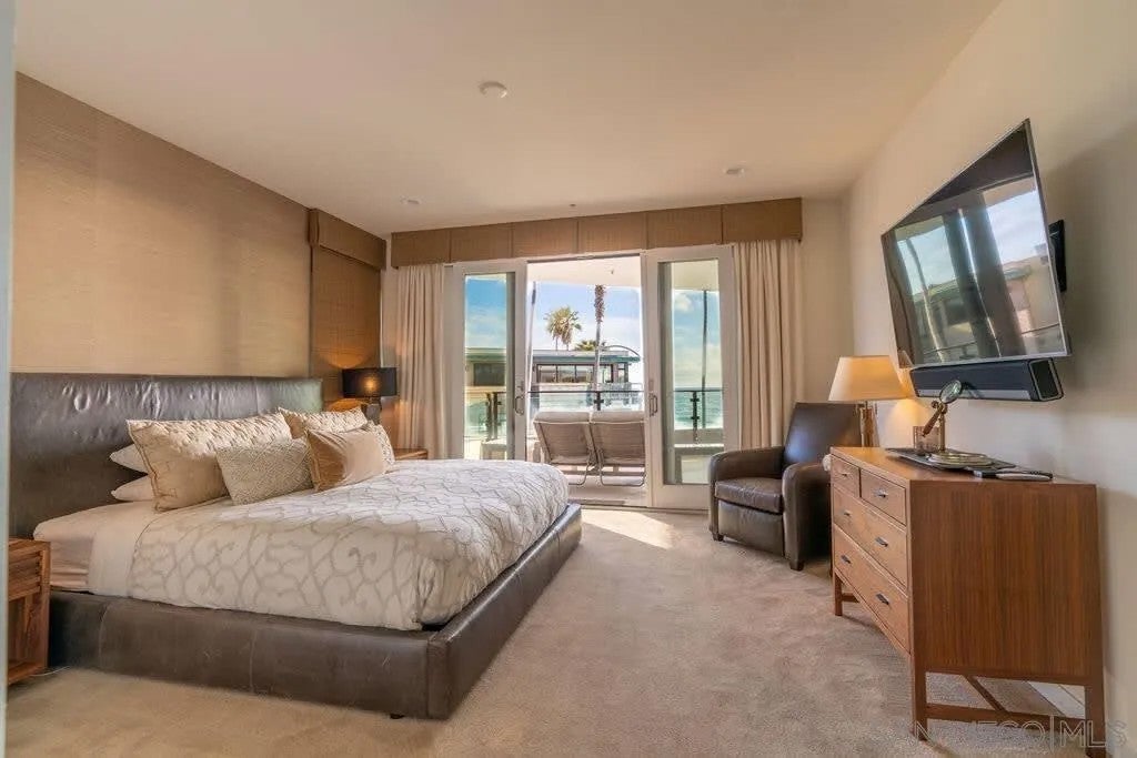 6767 Neptune Pl 301