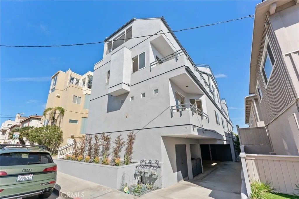 Photo of 1452 Loma Dr #A, Hermosa Beach, CA 90254 (MLS # SB26056438)