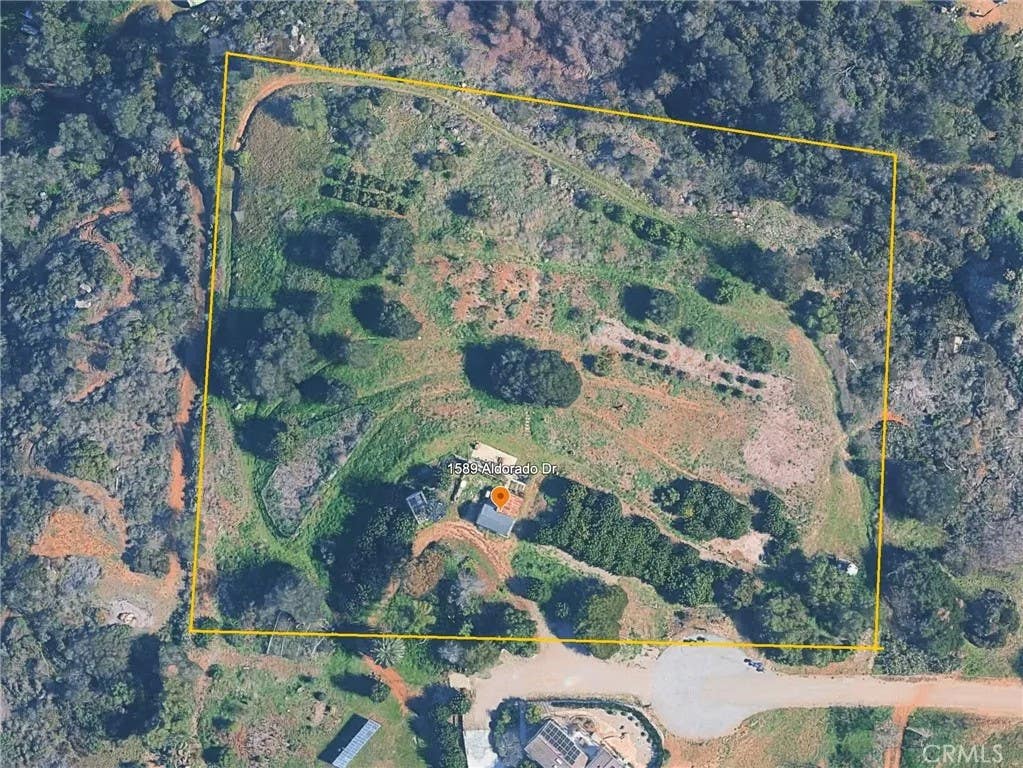 Photo of 1589 Aldorado Dr, Vista, CA 92084 (MLS # ND26173713)