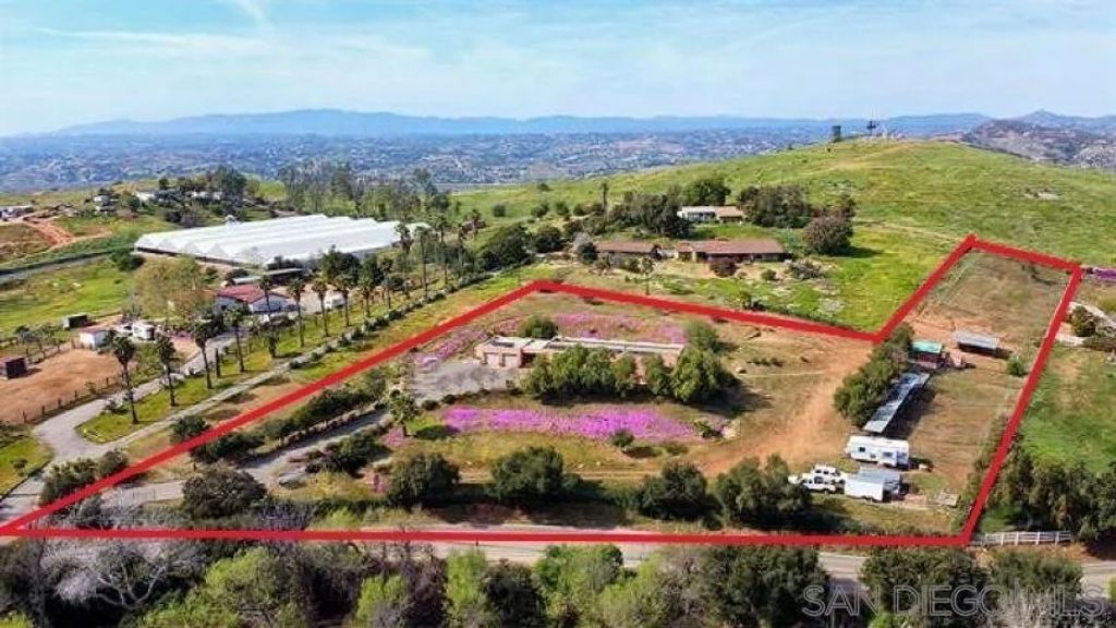 Photo of 6960 W Lilac Rd, Bonsall, CA 92003 (MLS # 250034371)