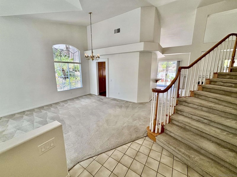 653 Cantara Ln