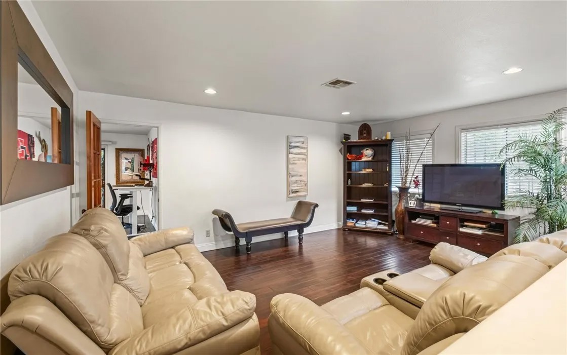 5048 W 121st Street