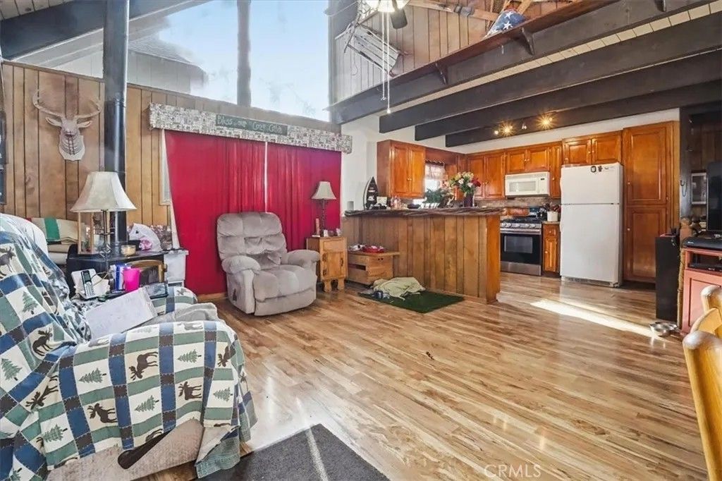 Photo of 724 Arosa Dr, Crestline, CA 92325 (MLS # SR26022781)