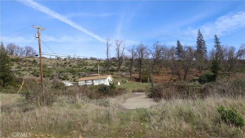 15057 E Hoberg