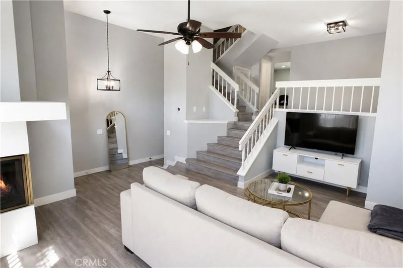 24 Rock Cliff Place