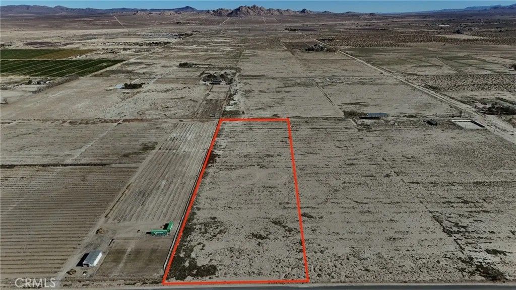 Photo of 790 Locust, Lucerne Valley, CA 92356 (MLS # HD25275338)