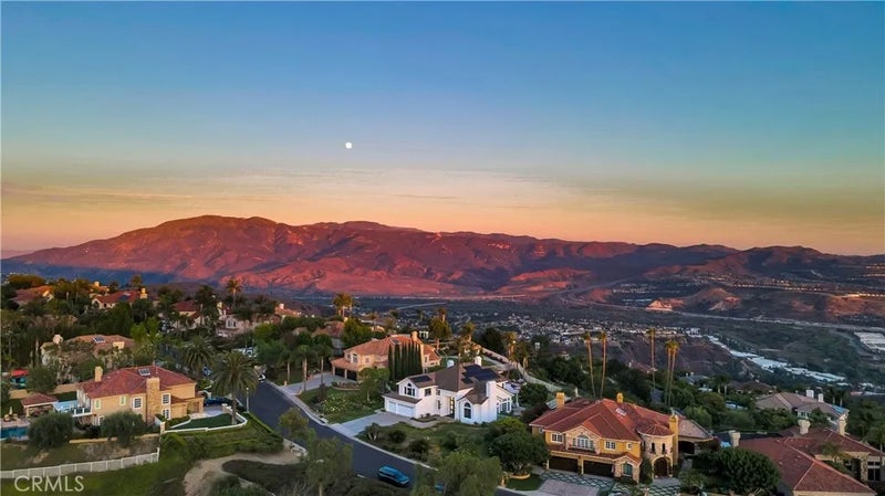4855 Green Crest Drive