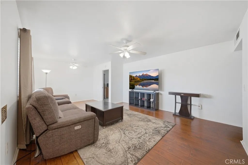 28561 Middlebury