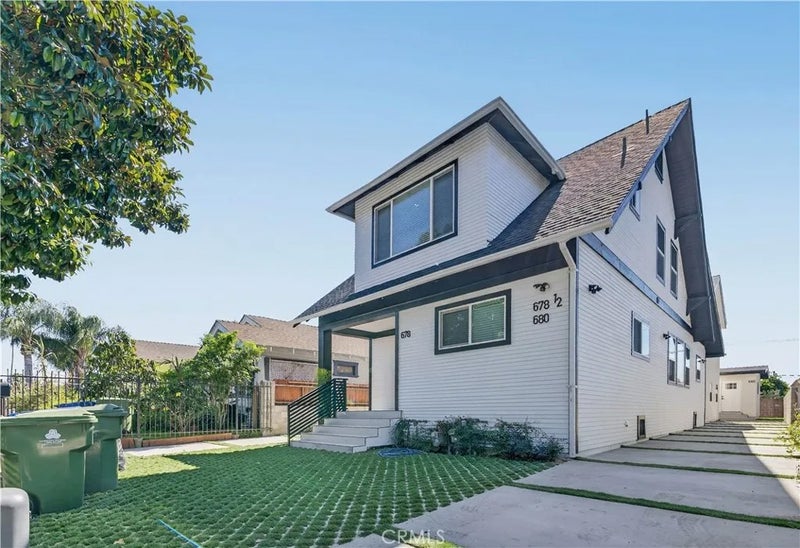 678 E 45th