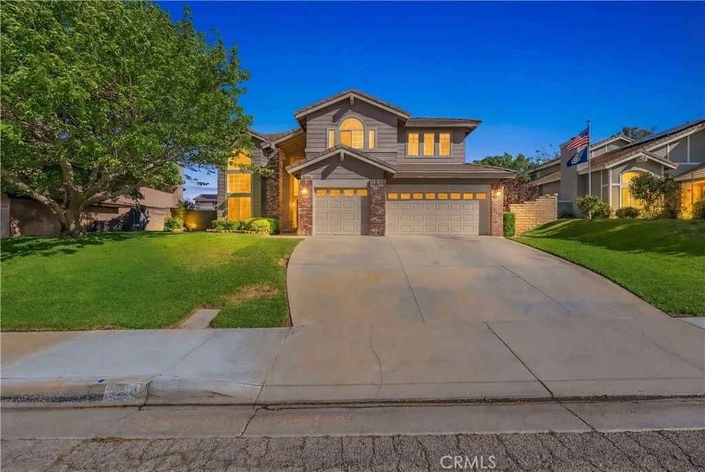 Photo of 42204 Round Hill, Lancaster, CA 93536 (MLS # SR26096152)