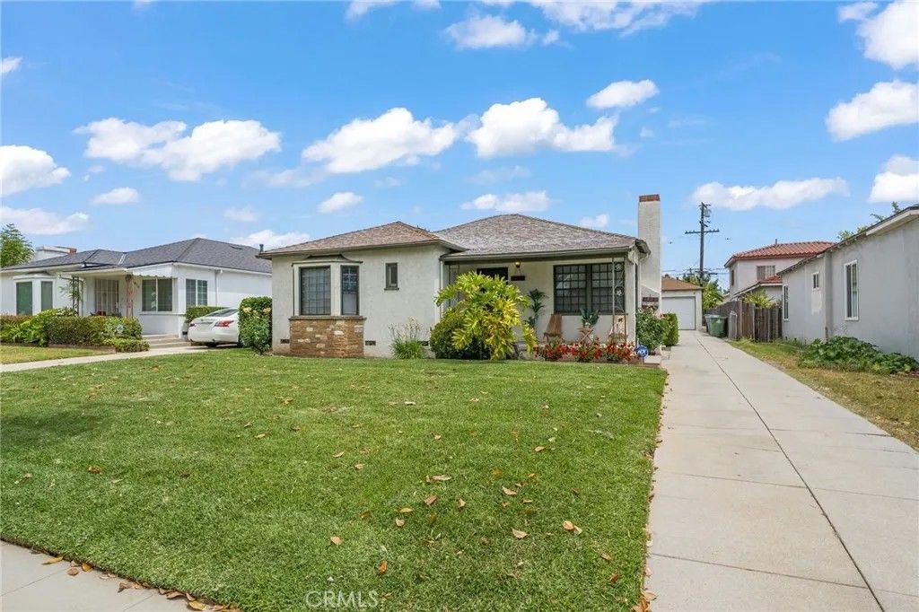 Photo of 1820 S Sierra Vista Avenue, Alhambra, CA 91801 (MLS # AR26091091)