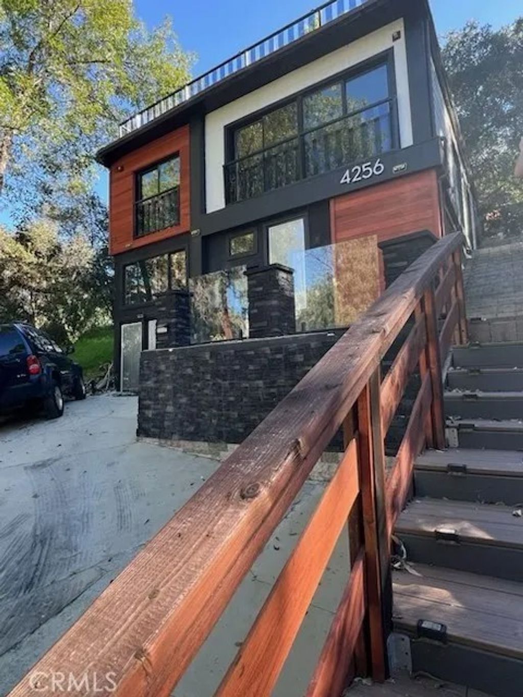 Photo of 4256 Rosario Road, Woodland Hills, CA 91364 (MLS # SR26075700)