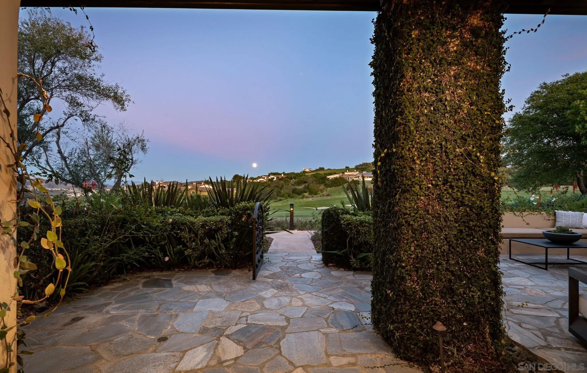 8341 Santaluz Village Green E