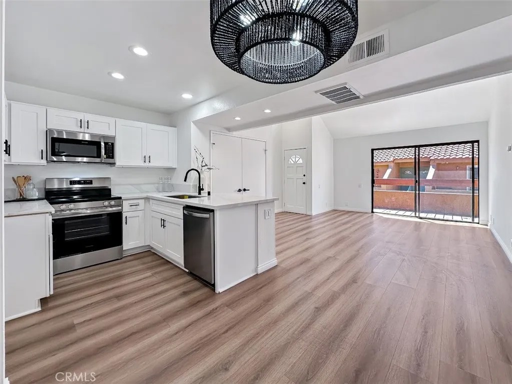 1440 W Edgehill 56
