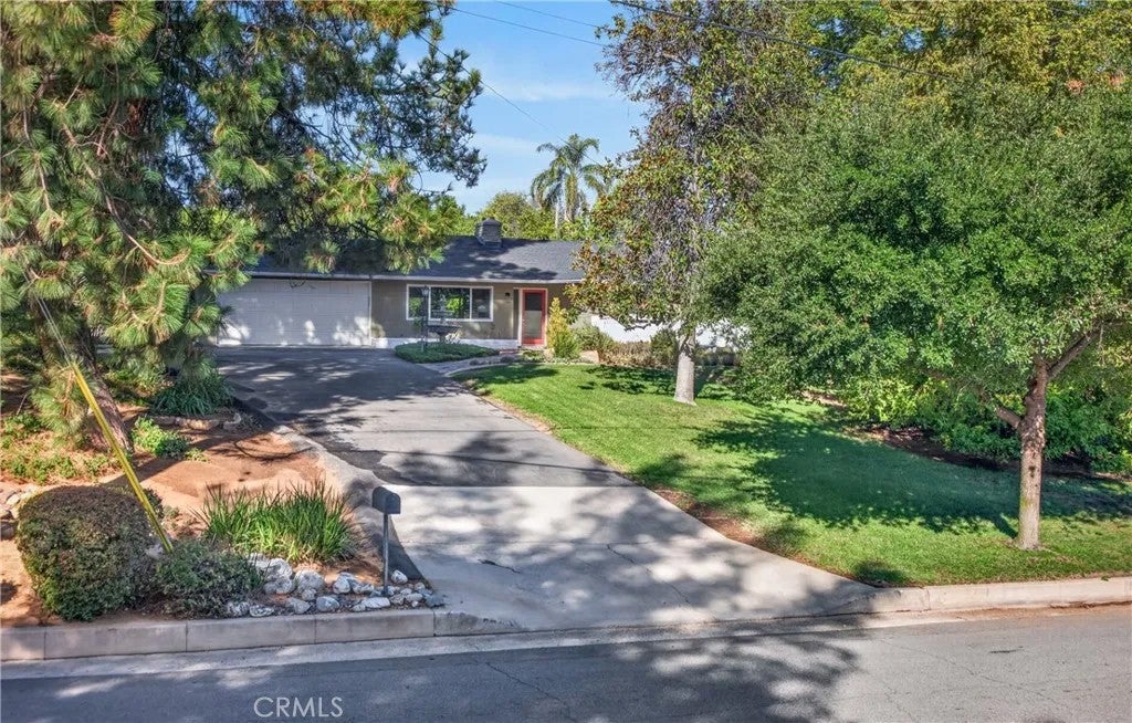1606 Halsey Street