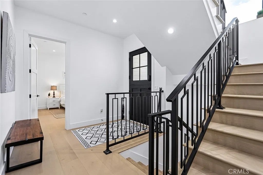 1406 S Catalina B
