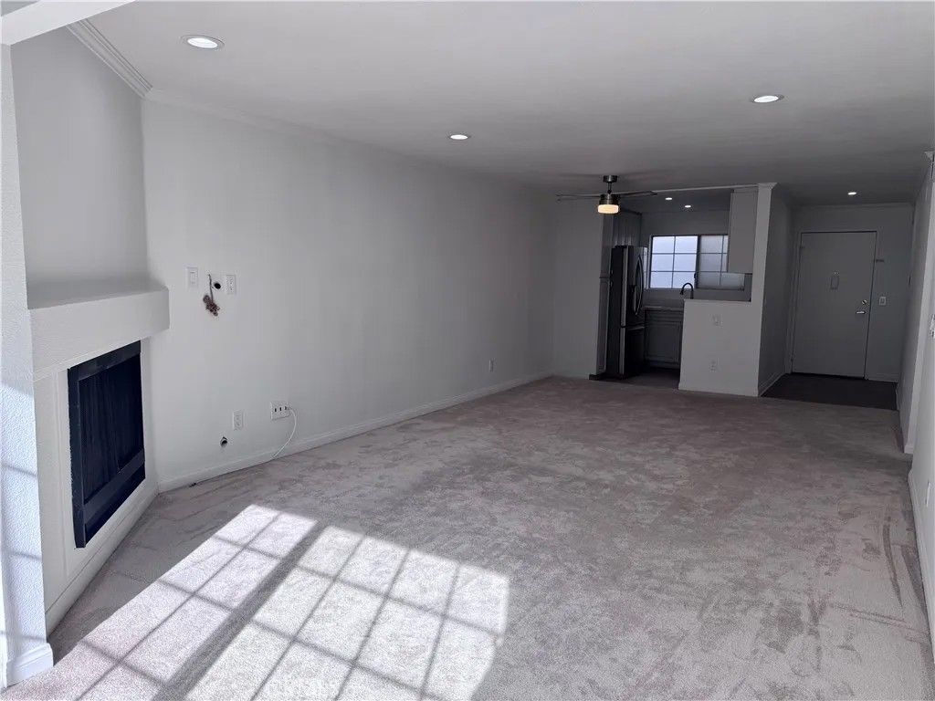 Photo of 5515 Canoga Avenue #221, Woodland Hills, CA 91367 (MLS # SR25277931)