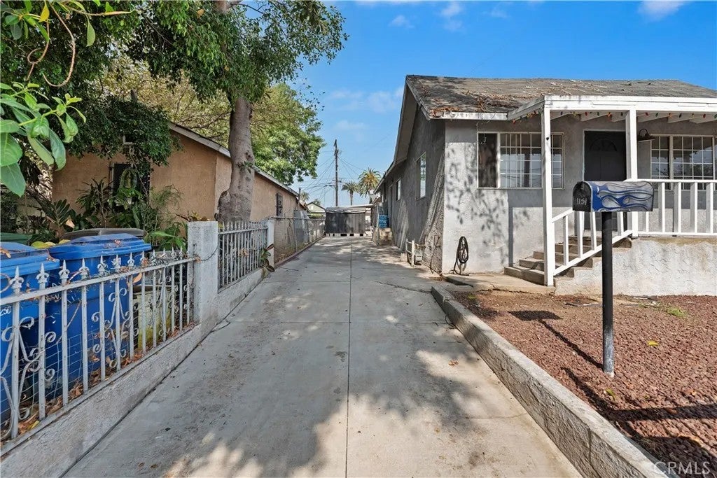 1151 Calzona Street