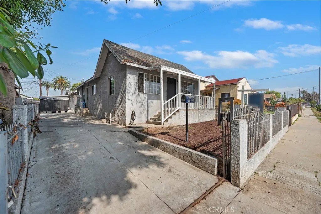 1151 Calzona Street