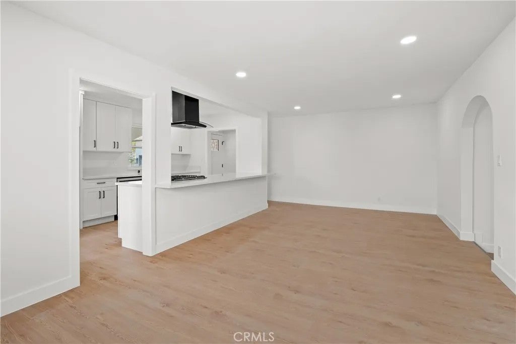 1440 Pepper Tree