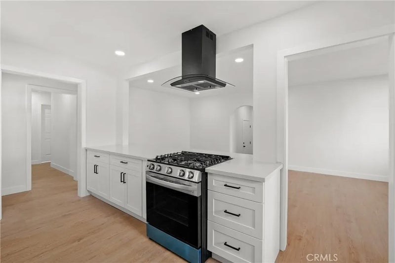 1440 Pepper Tree
