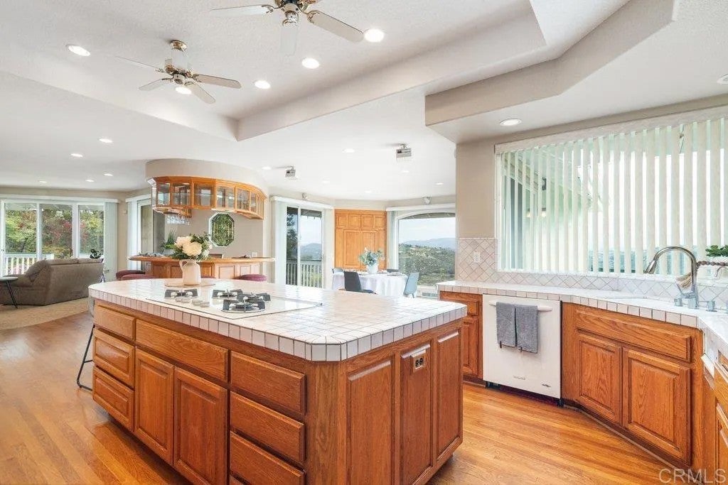 4327 Hollyhill Road
