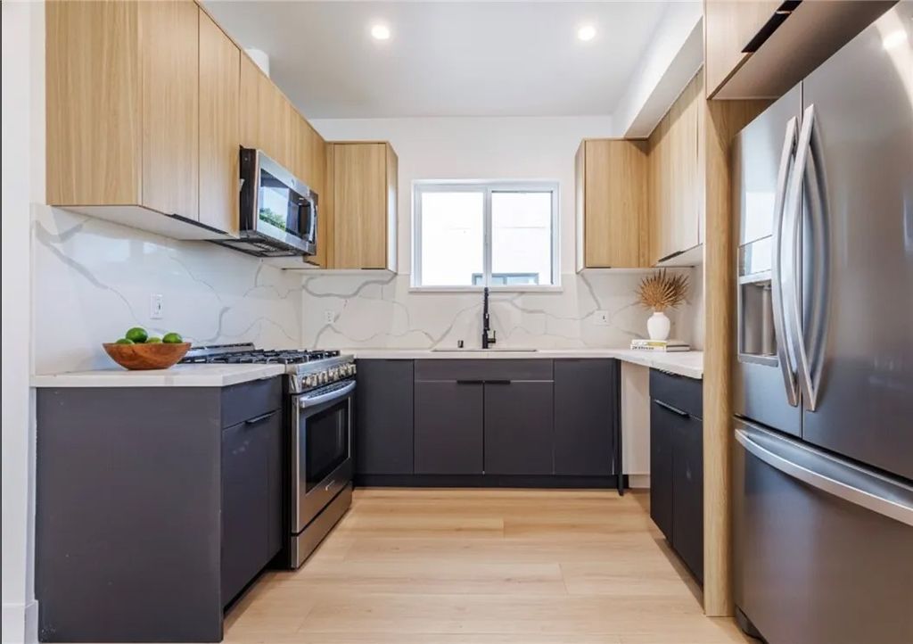 Photo of 5209 W 20th Street #2, Los Angeles, CA 90016 (MLS # BB26080736)