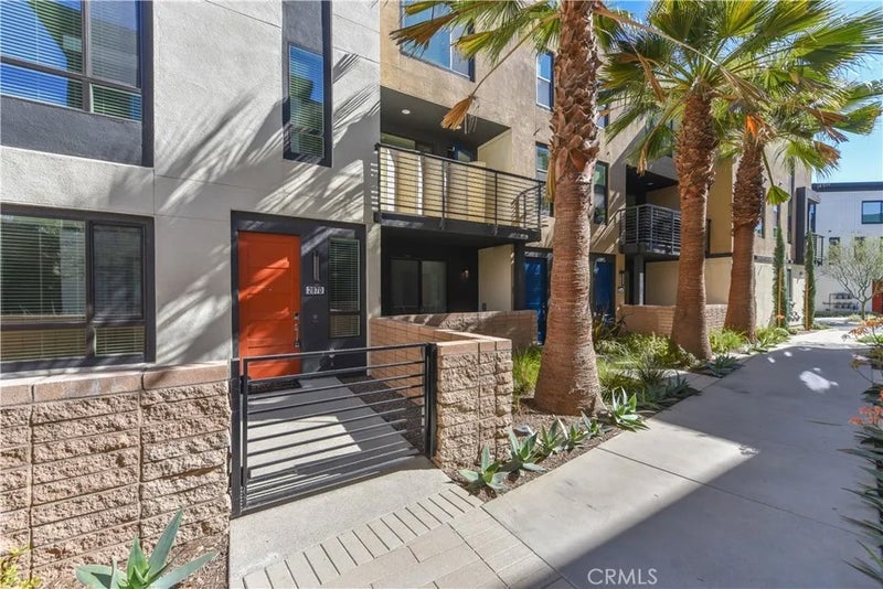 2870 N Glassell