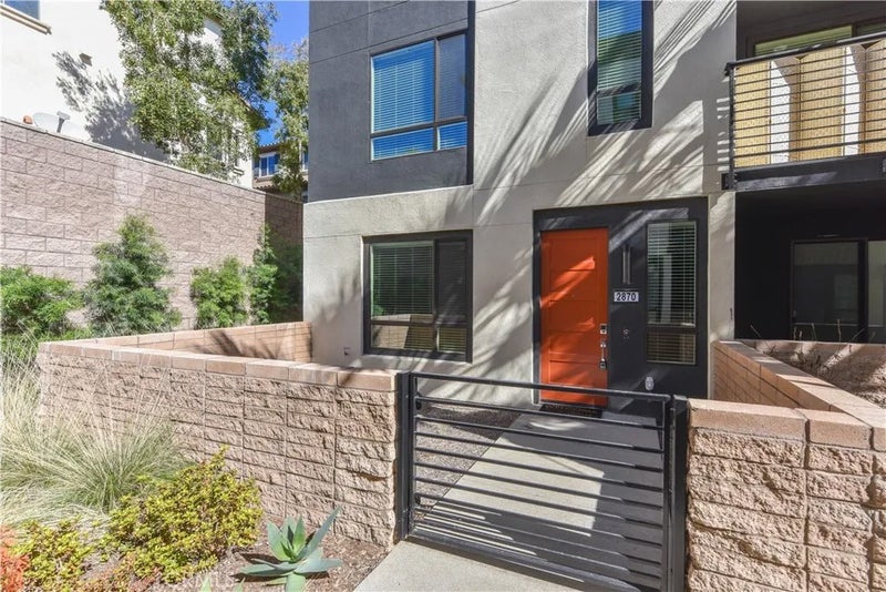 2870 N Glassell
