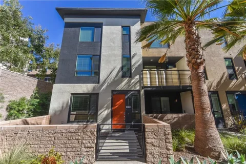 MLS: OC26163297