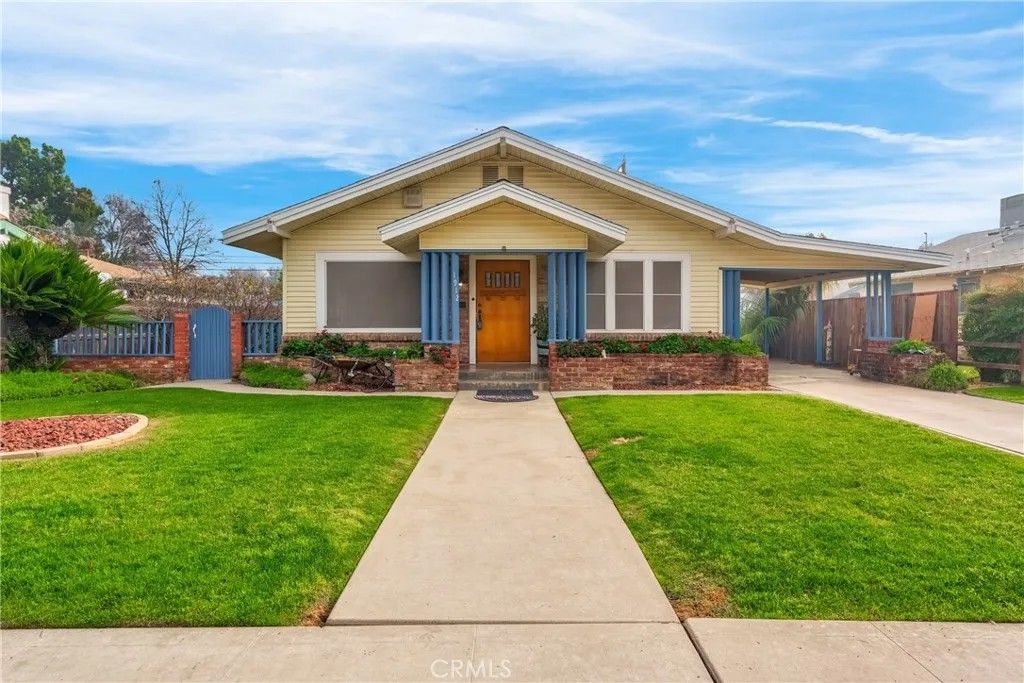 Photo of 1912 N Vagedes Ave, Fresno, CA 93705 (MLS # FR26021315)