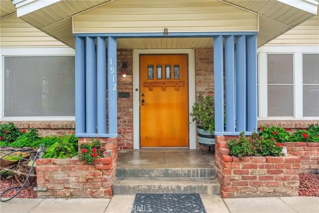 Photo of 1912 N Vagedes Ave, Fresno, CA 93705 (MLS # FR26021315)