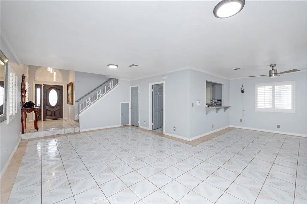 4754 Santa Ana