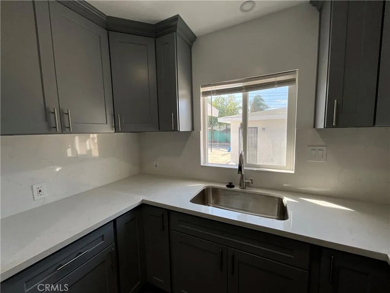 611 Santo Oro Avenue