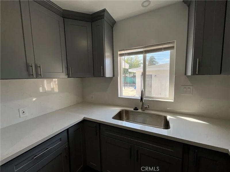 611 Santo Oro Avenue