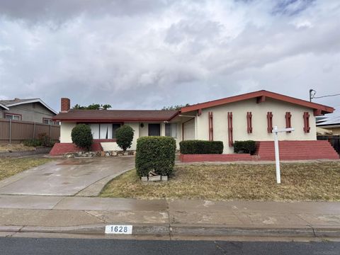 1628 La Corta Lemon Grove CA 91945