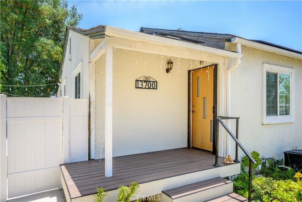 Photo of 13700 Branford St, Arleta, CA 91331 (MLS # GD26072695)