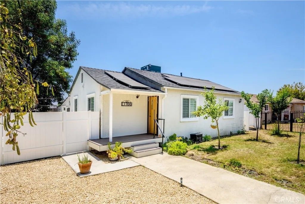 Photo of 13700 Branford St, Arleta, CA 91331 (MLS # GD26072695)