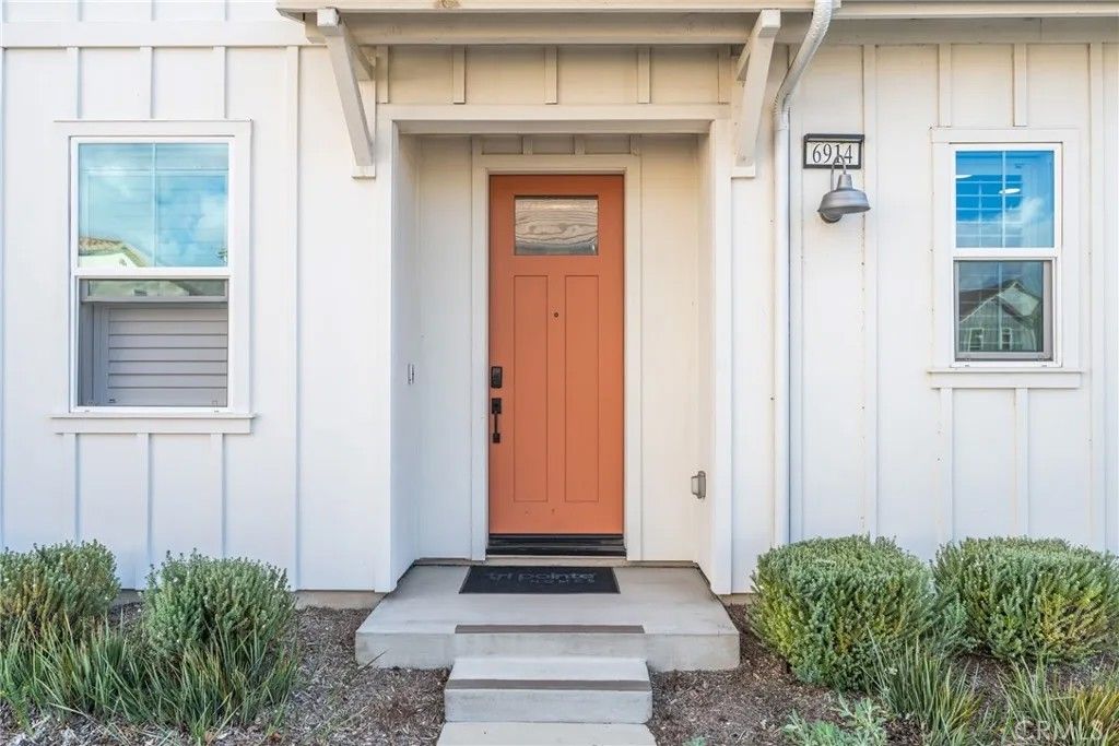 Photo of 6914 Stonecrop Ln, Fontana, CA 92336 (MLS # CV26006864)