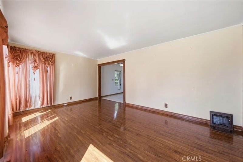 230 W Philadelphia