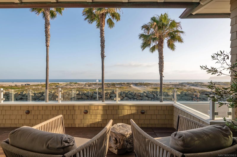 527 Ocean Blvd