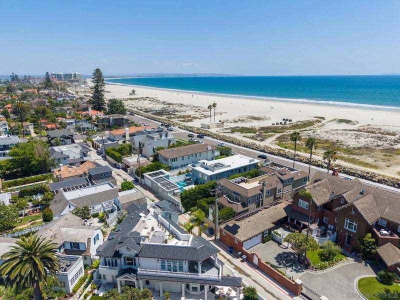 527 Ocean Blvd