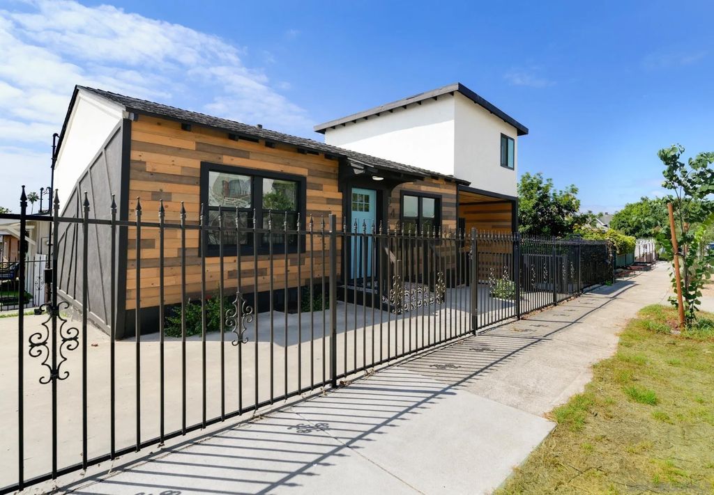 Photo of 244 26Th St, San Diego, CA 92102 (MLS # 250046070)