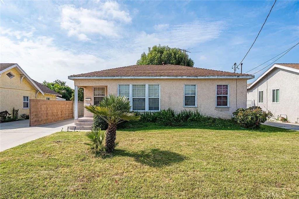 Photo of 1442 W 219th St, Torrance, CA 90501 (MLS # PW26079986)